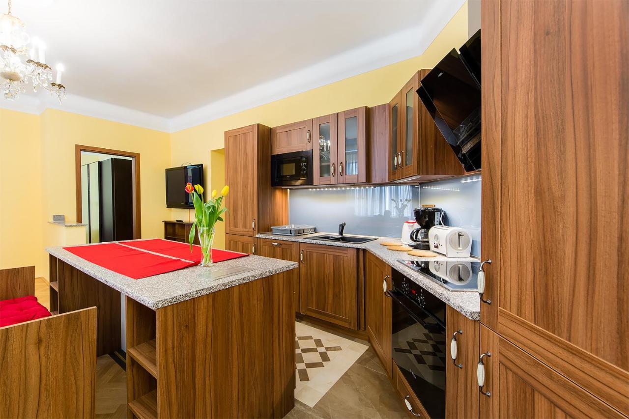 In Heart Of - 2br 2ba Elegant Downtown Prag